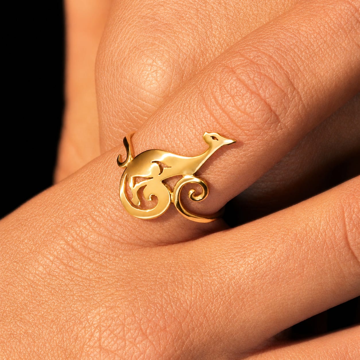 Divine Cat Ring — Gold-Plated Silver