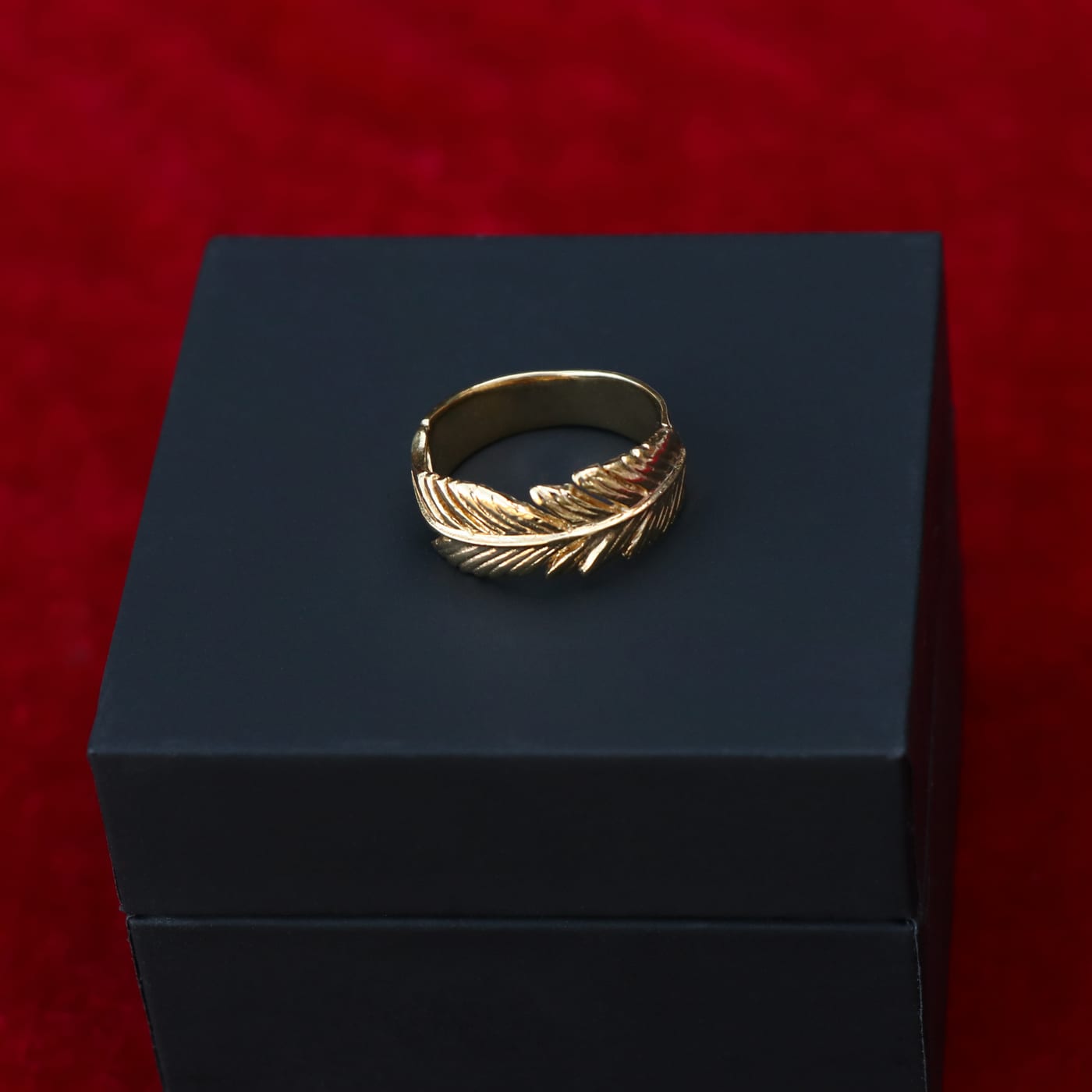 Royal Feather Ring — Gold-Plated Silver